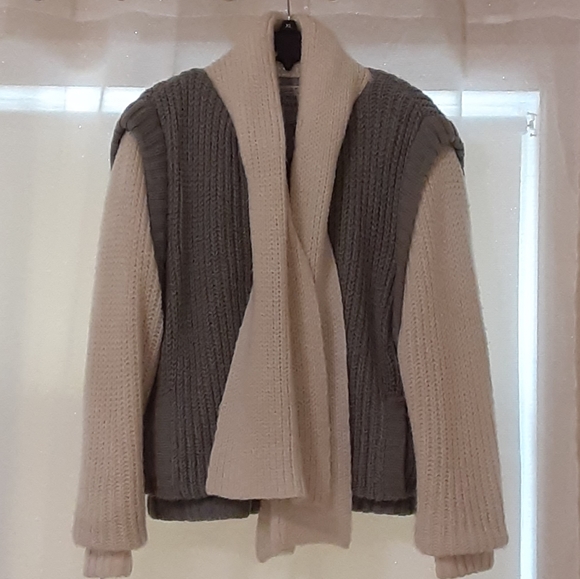 Winter jacket w/ scarf - Picture 2 of 13